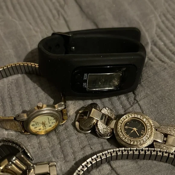 Watch Bundle - Womens Watches - Womens Accessories - Ring Watch - Accessories - Picture 4 of 8